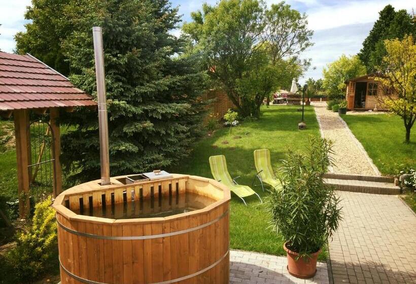 ベッドアンドブレックファースト Atkári Vendégház