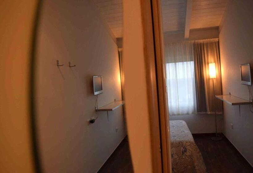 Bed and Breakfast Zyra Garden Club