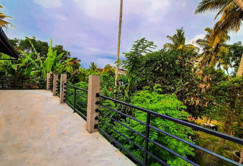 Pensione The Beau Beach Weligama