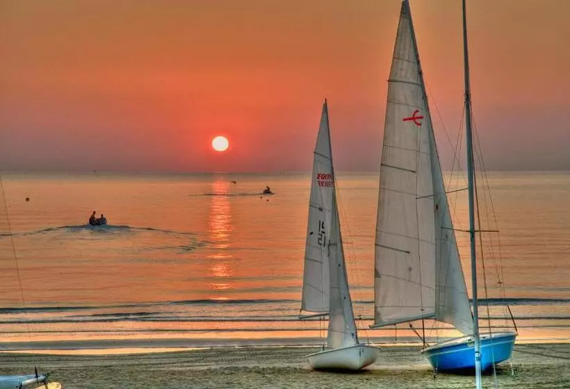 Hotelli Mare Blu Resort
