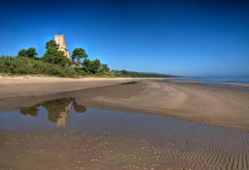 Hotelli Mare Blu Resort