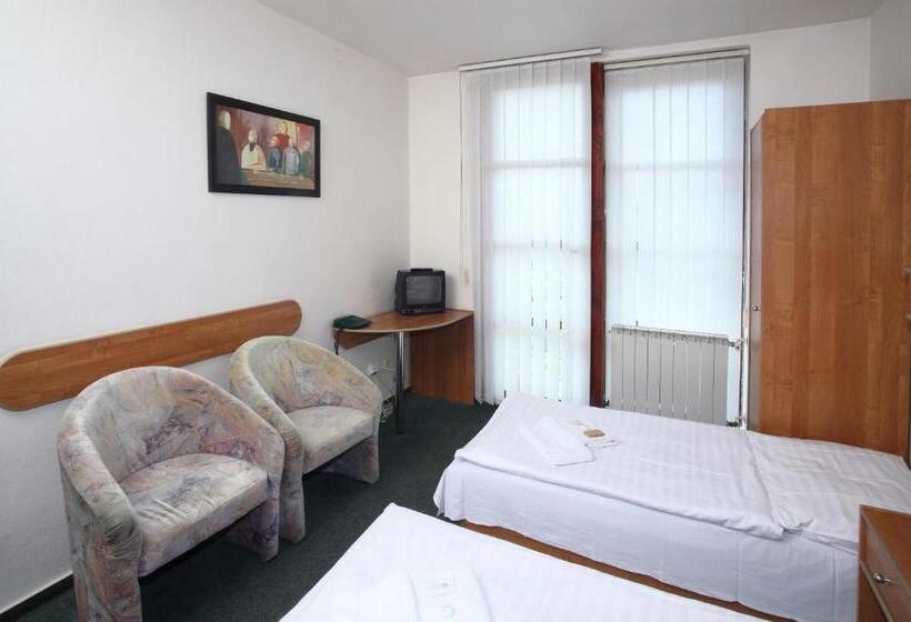 ペンション Penzion Lipa