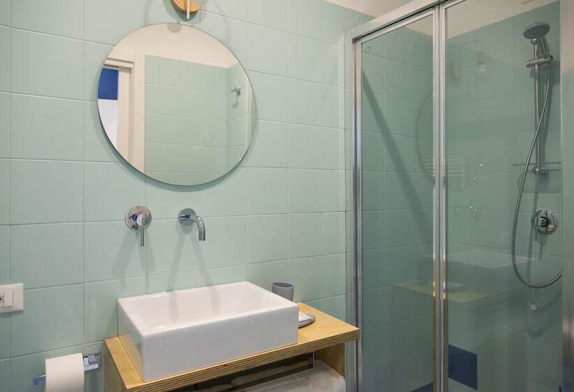 تختخواب و صبحانه Il Grande Blu