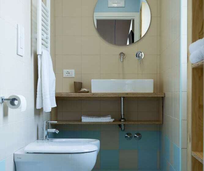 تختخواب و صبحانه Il Grande Blu