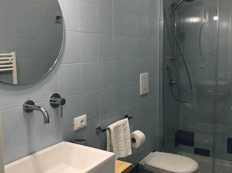 تختخواب و صبحانه Il Grande Blu