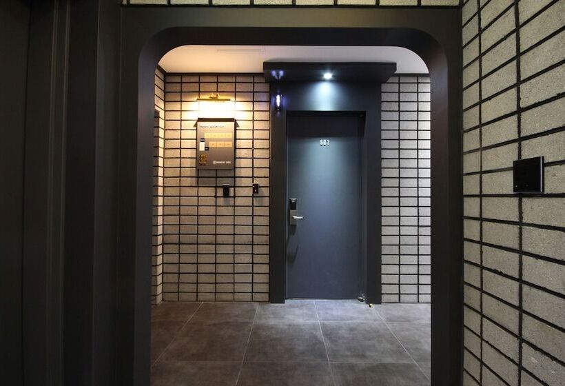Brown Dot Hotel Jinhae