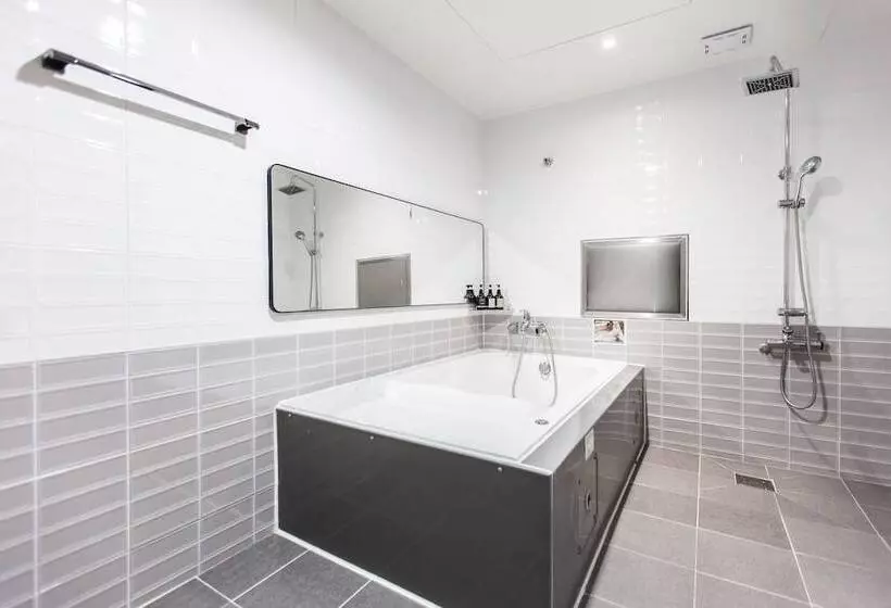 Brown Dot Hotel Jinhae