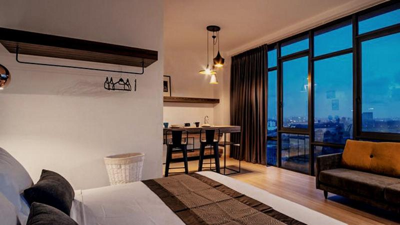 Hotel Cube 8 Teen By The Platform