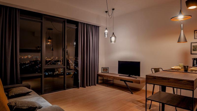 Hotel Cube 8 Teen By The Platform