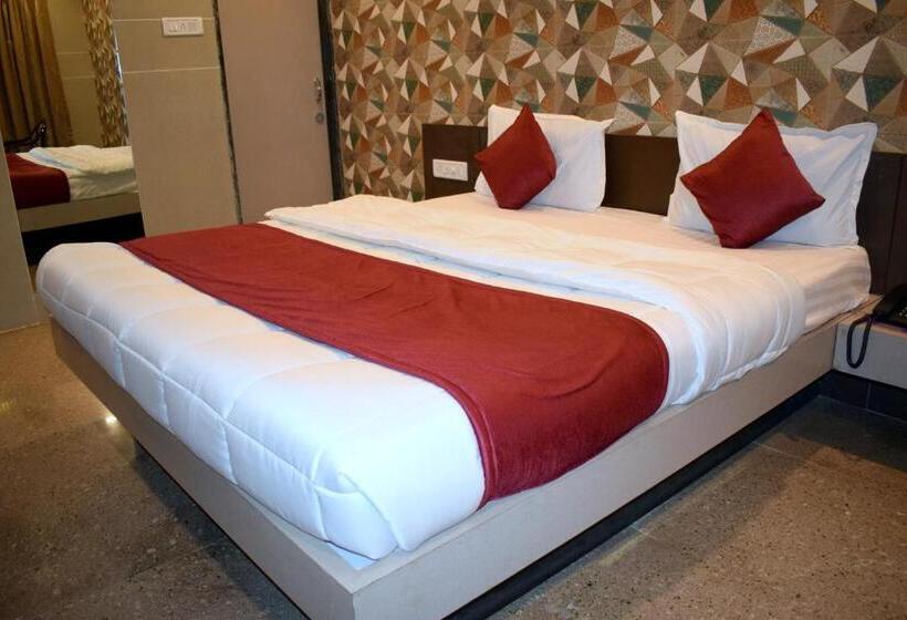 酒店 Kansar Palace