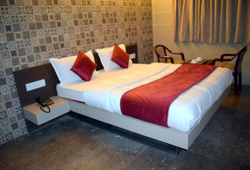 酒店 Kansar Palace