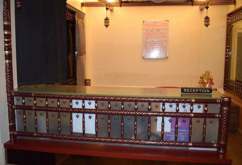 酒店 Kansar Palace