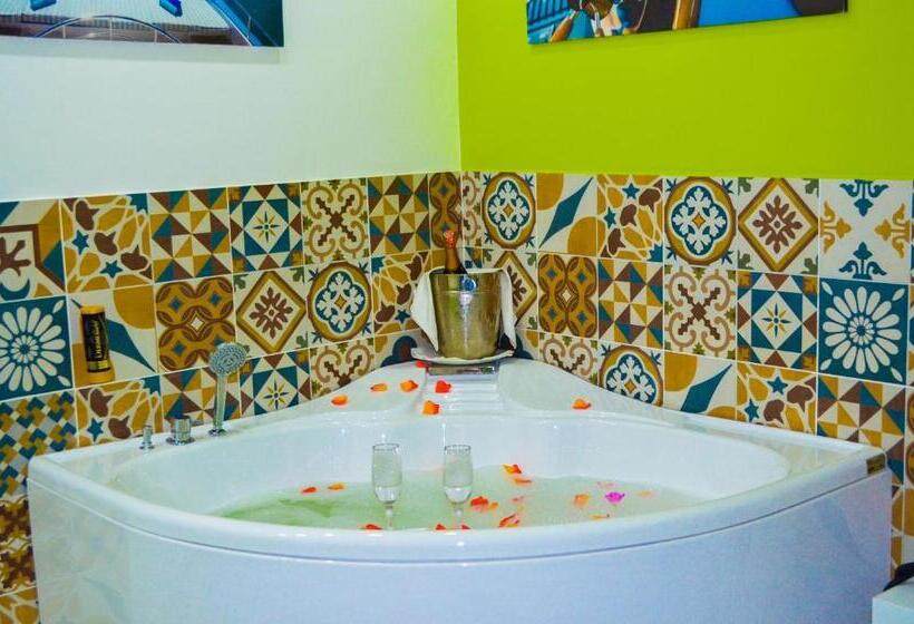 酒店 Monaco & Garden