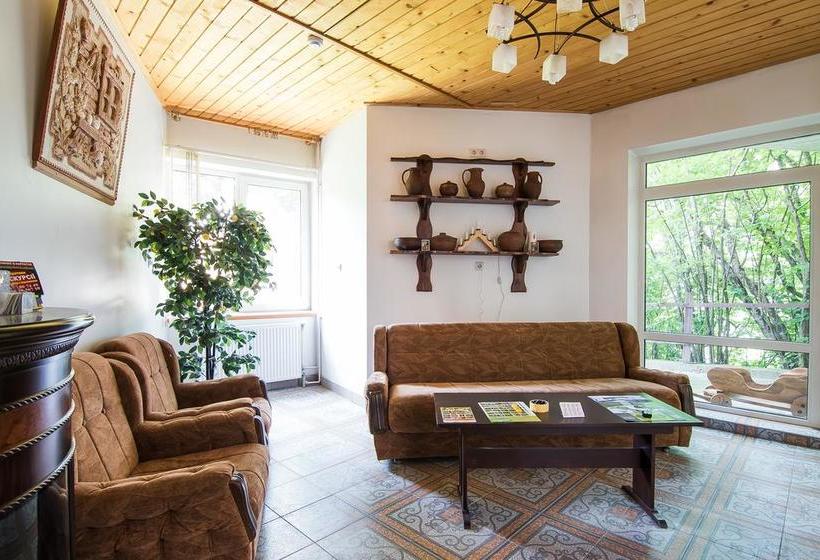 فندق Pid Khomiakom