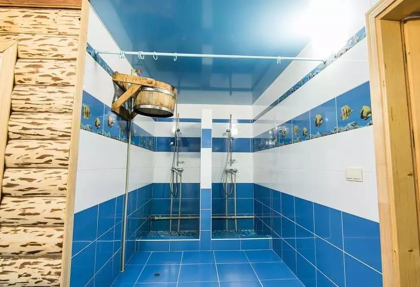 هتل Pid Khomiakom