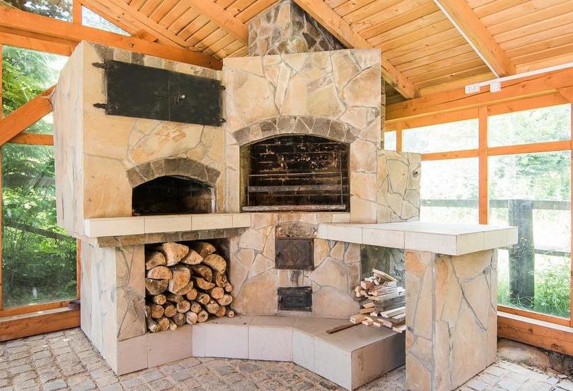 فندق Pid Khomiakom