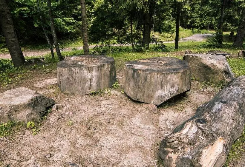 هتل Pid Khomiakom