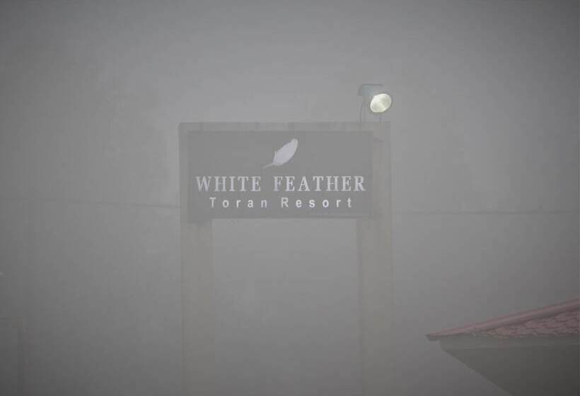 Отель White Feather Toran Resort