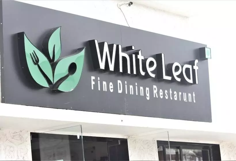 ホテル White Feather Toran Resort