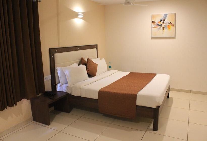 Отель White Feather Toran Resort