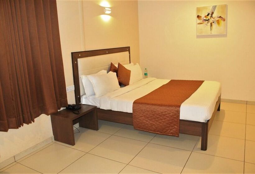 Отель White Feather Toran Resort