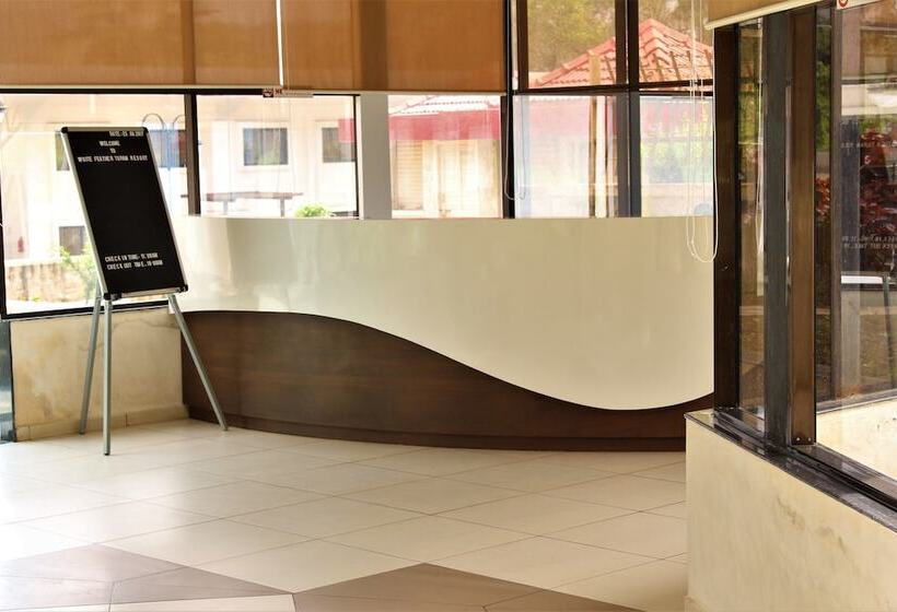 Отель White Feather Toran Resort