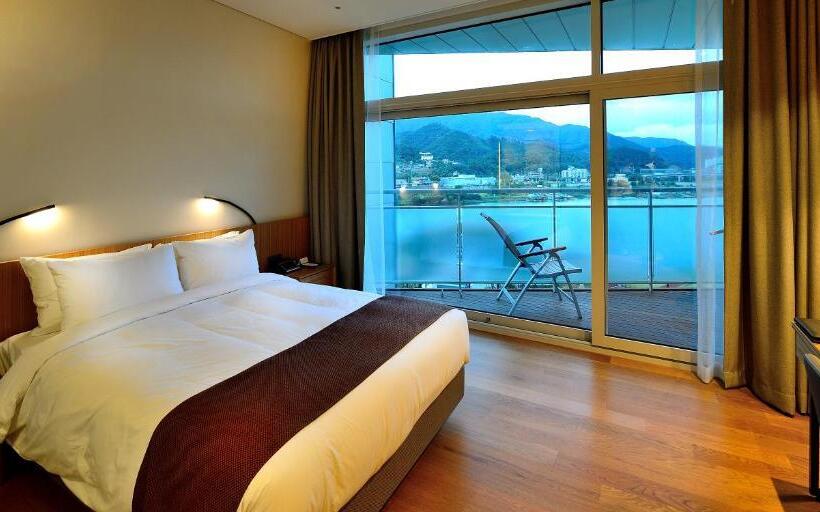 Midas Hotel & Resort