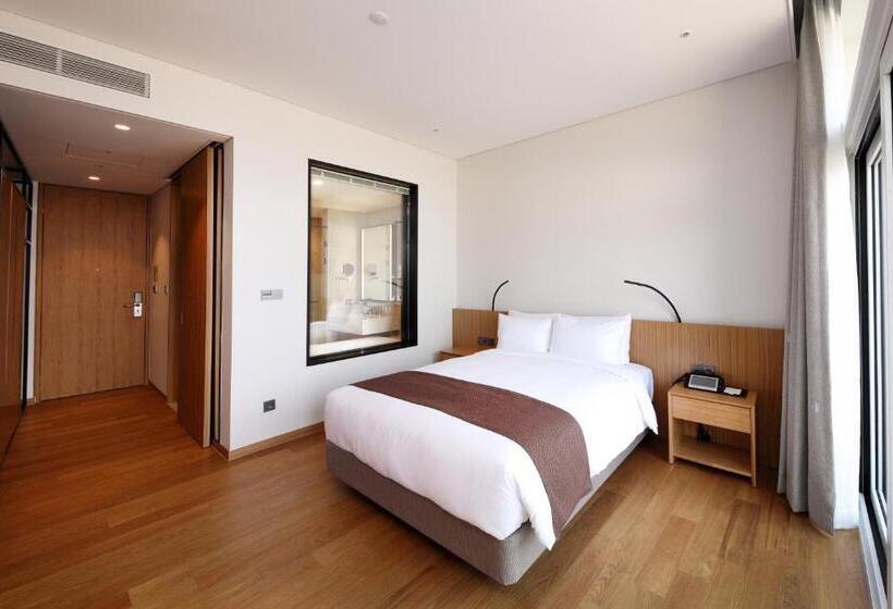 Midas Hotel & Resort