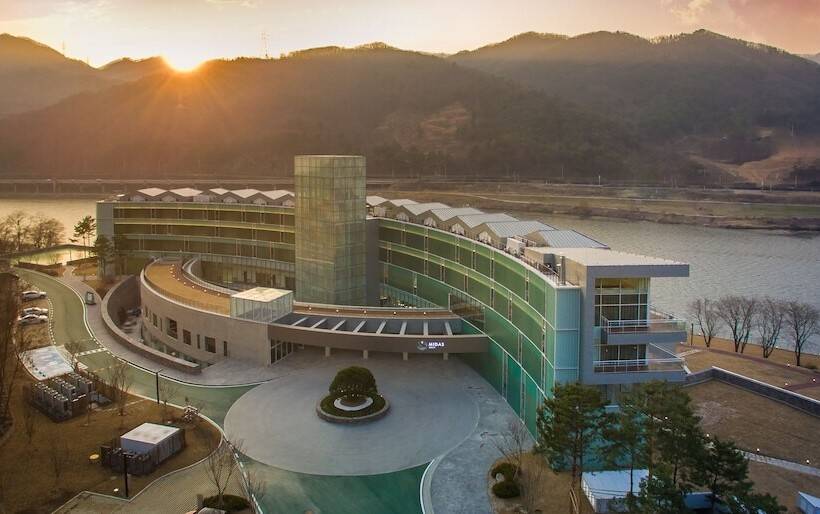 Midas Hotel & Resort