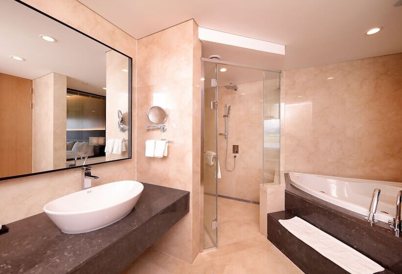 Midas Hotel & Resort