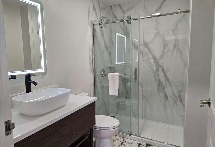 ホテル Quality Inn & Suites Columbia Harbison