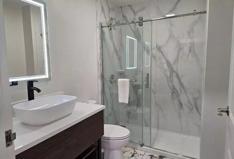 ホテル Quality Inn & Suites Columbia Harbison