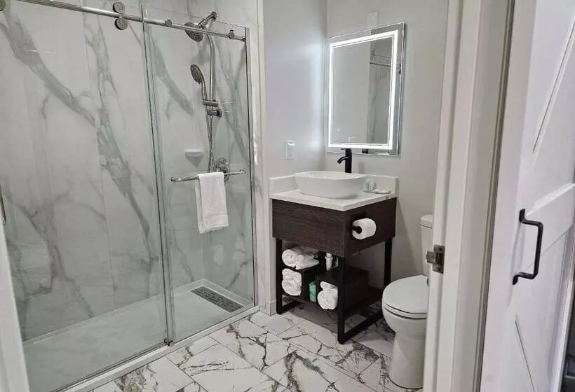 ホテル Quality Inn & Suites Columbia Harbison