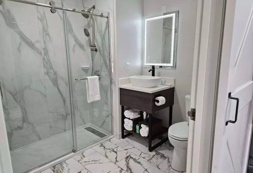 ホテル Quality Inn & Suites Columbia Harbison