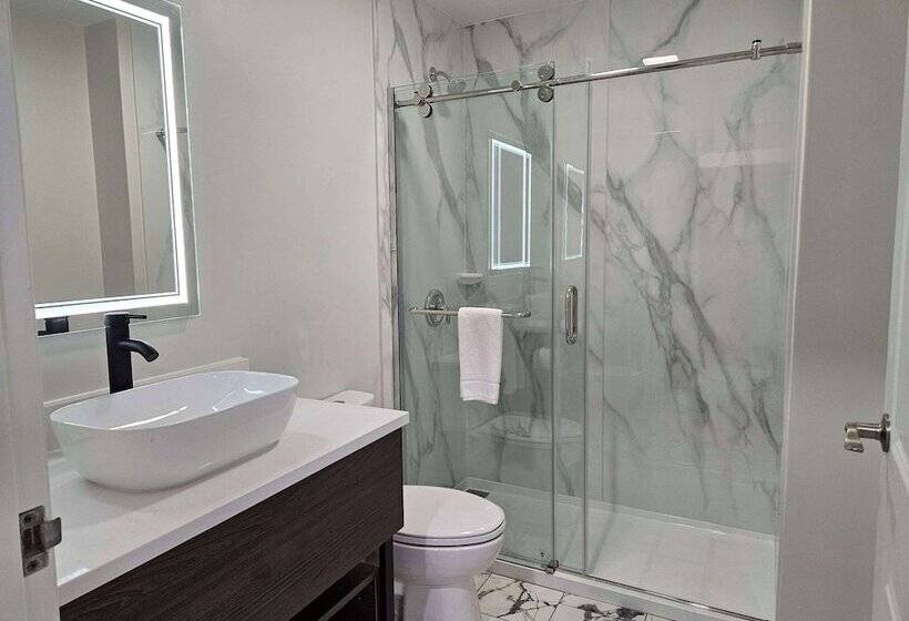 ホテル Quality Inn & Suites Columbia Harbison