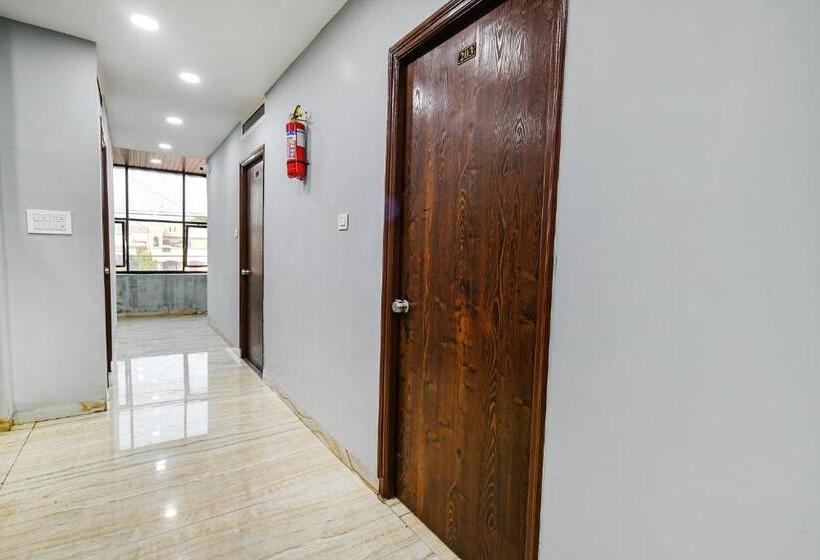 בית מלון כפרי Fabexpress Blessing Palace