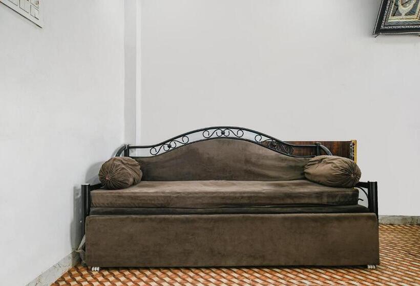 בית מלון כפרי Fabexpress Blessing Palace