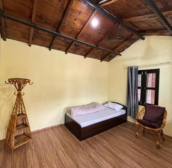 هتل Tibetan Cottage