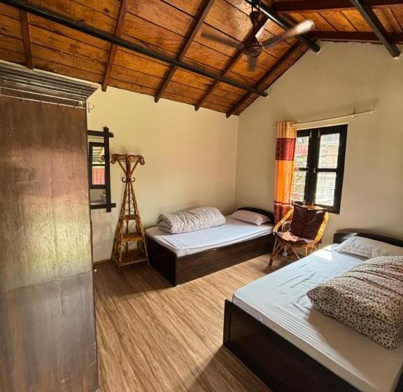 هتل Tibetan Cottage