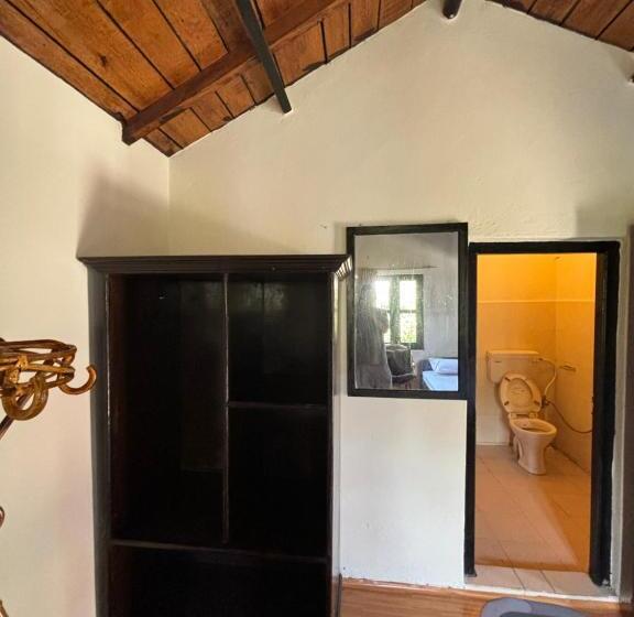 هتل Tibetan Cottage