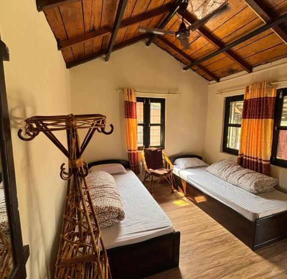 هتل Tibetan Cottage