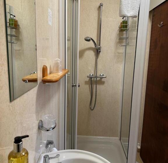 Hotel The Chetwynde Self Check In Hmo