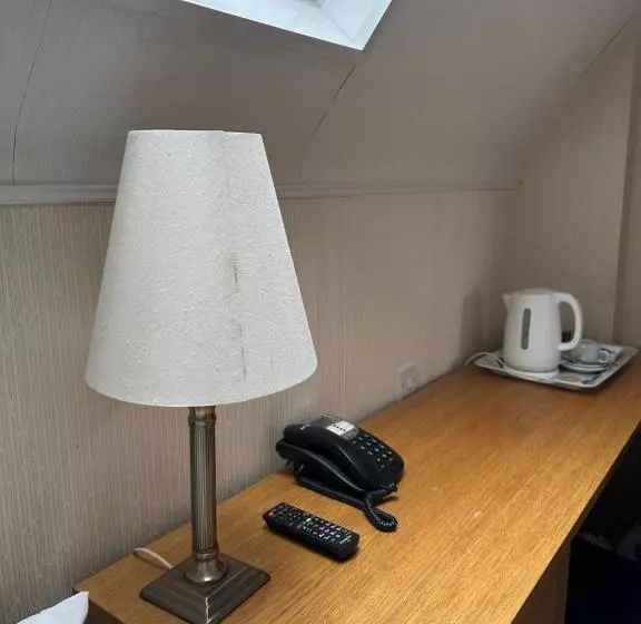 Hotelli The Chetwynde   Self Check In Hmo