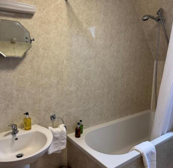 Hotel The Chetwynde Self Check In Hmo