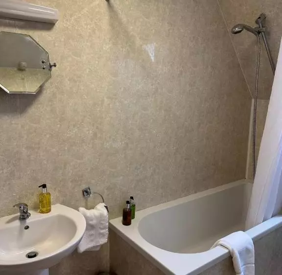 Hotelli The Chetwynde   Self Check In Hmo