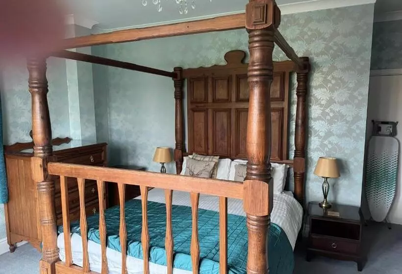 Hotelli The Chetwynde   Self Check In Hmo