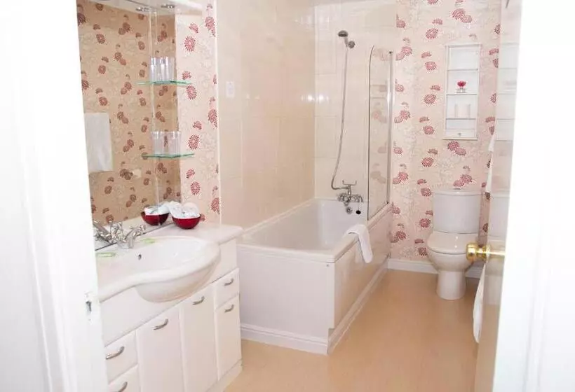 Hotelli The Chetwynde   Self Check In Hmo