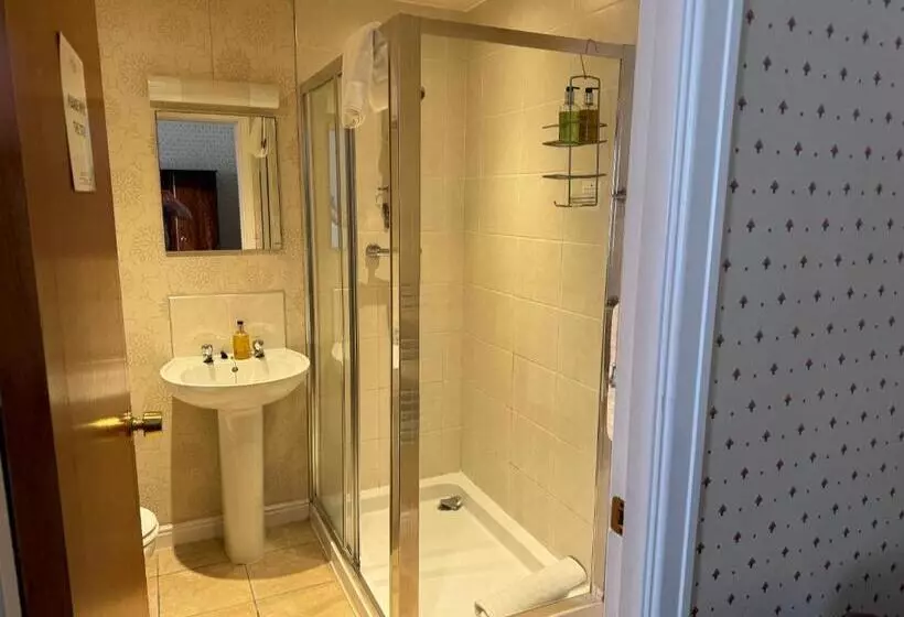 Hotelli The Chetwynde   Self Check In Hmo