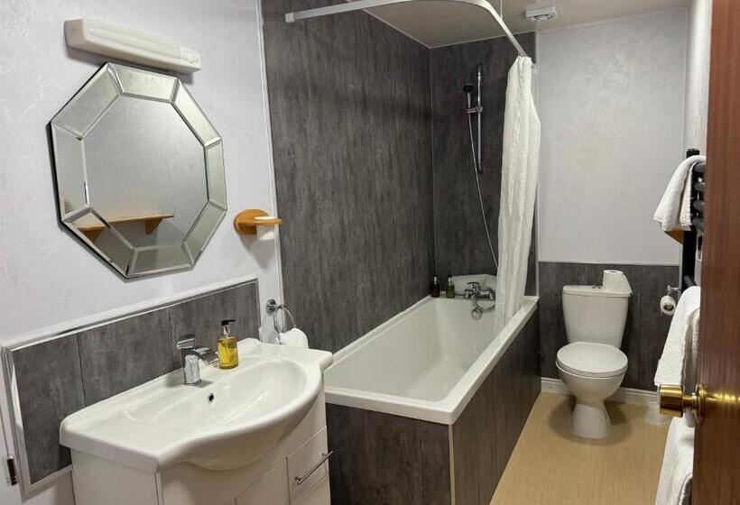 Hotel The Chetwynde Self Check In Hmo