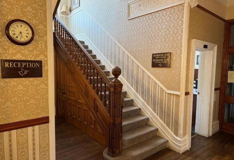 Hotel The Chetwynde Self Check In Hmo